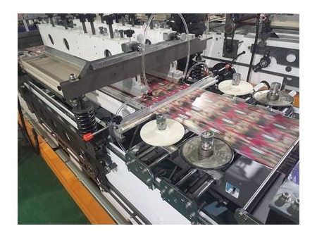 Máquina de fabricación de bolsa laminada multifuncional de servicio pesado, 600C CS