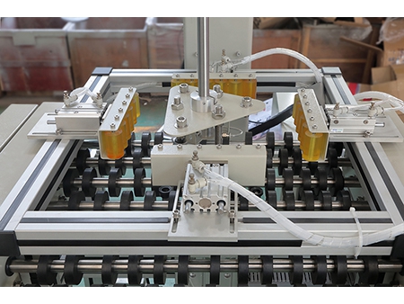 Sistema automático de carga de vidrio  Sistema automático de clasificación y agarre