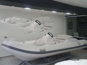 Bote inflable de casco rígido de 4.3m