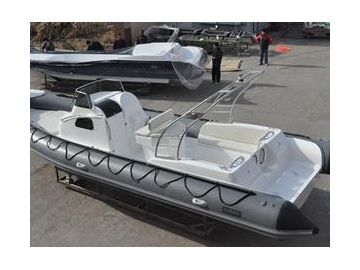 Bote inflable de casco rígido de 8.3m