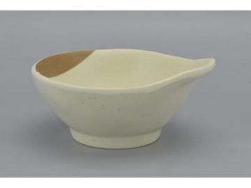 Vajilla con bordes de cerámica