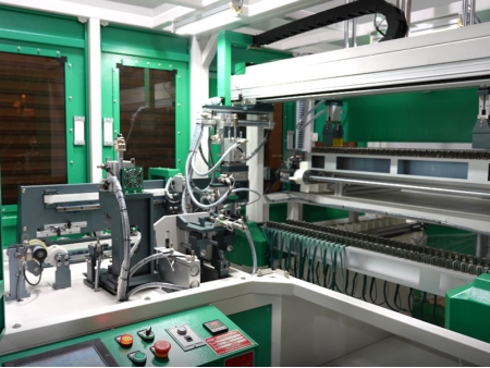 Máquina automática para cortar y recoger cuerda