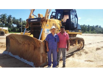 Bulldozer GTY220; Buldócer; Topadora