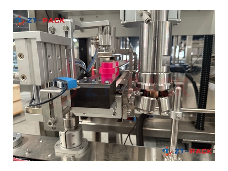 Máquina tapadora de 2 cabezales con seguimiento automático