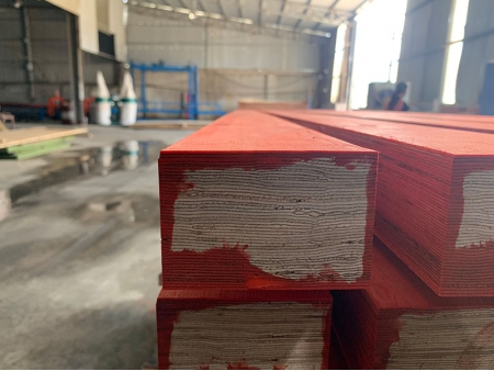 Contrachapado LVL   (Laminated Veneer Lumber)