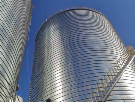 Silos de fondo plano
