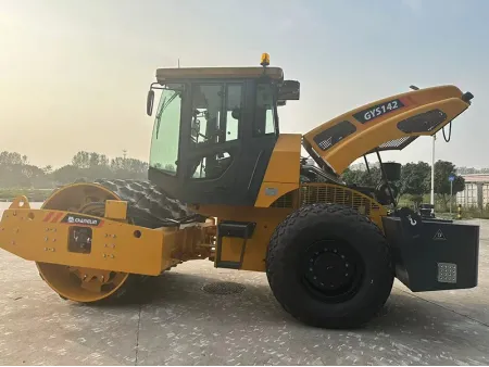 GYS142L  Compactador vibratorio de un tambor
