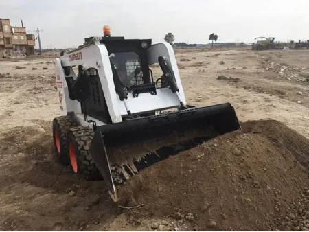275F  Cargadora compacta de ruedas
