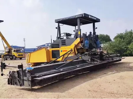 GYA6000  Pavimentadora de asfalto sobre orugas