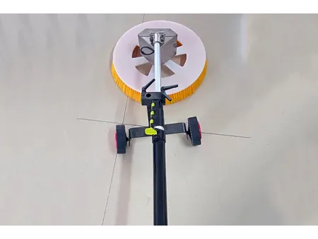 Cepillo de limpieza para paneles solares eléctricos