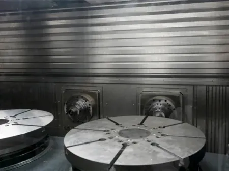 Centro de mecanizado de 5 ejes  con doble husillo