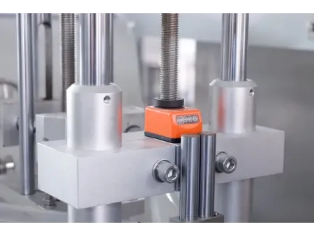 Envasadora horizontal para bolsas stand up con zipper, llenado con 1 boquilla